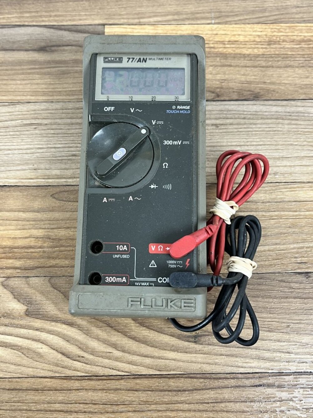 FLUKE 77/AN Multimeter - Damaged Screen Read Desc W Case